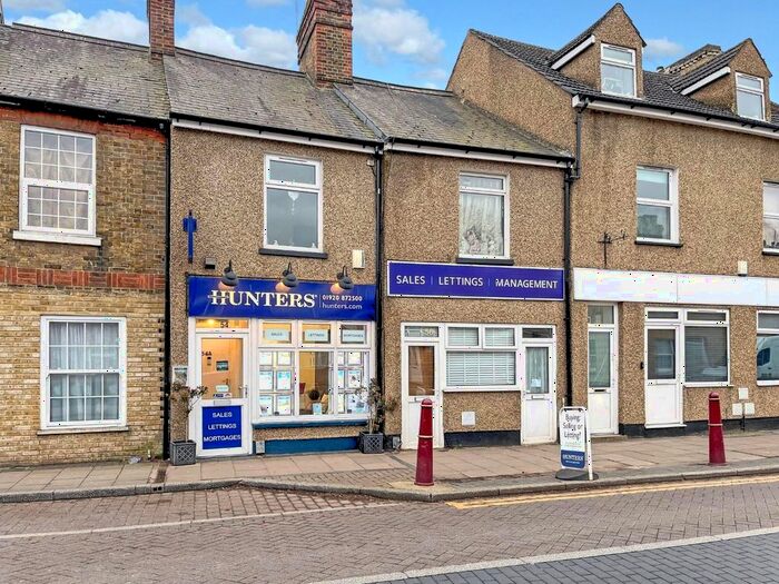 2 Bedroom Flat To Rent In High Street, Stanstead Abbotts, Herts, SG12