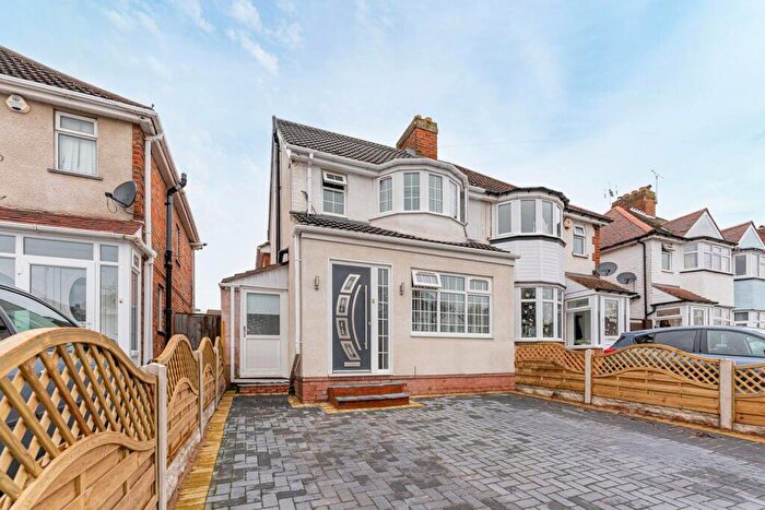 3 Bedroom Semi-Detached House For Sale In Rock Road, Solihull, B92
