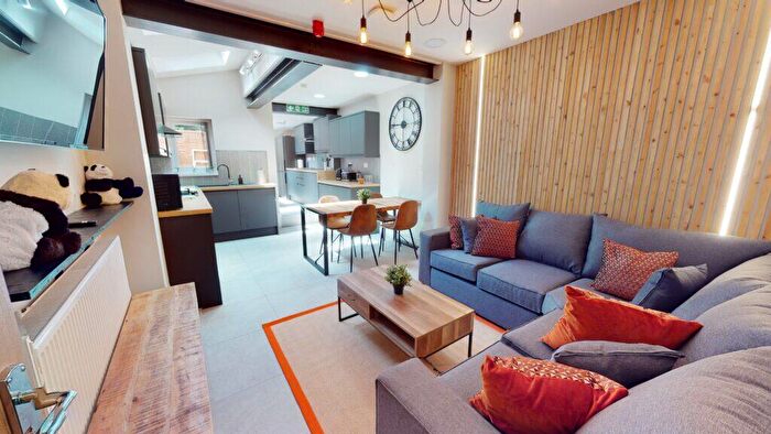 6 Bedroom House To Rent In Tiverton Road, Selly Oak, Birmingham, B29