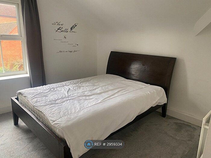 Studio To Rent In Baillie Road, Guildford, GU1