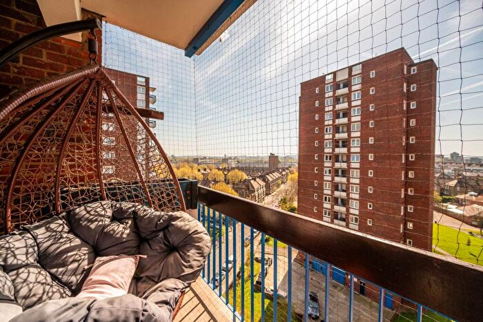 1 Bedroom Flat For Sale In Portland Street, Elephant And Castle, London, SE17