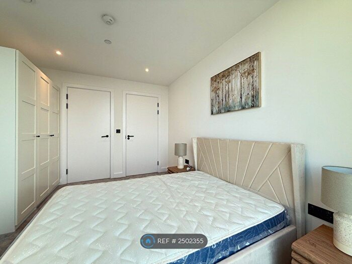 2 Bedroom Flat To Rent In Bankside Boulevard, Salford, M3