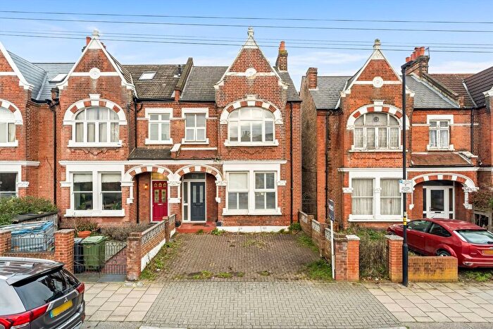 4 Bedroom Property To Rent In Conyers Road, Streatham, SW16