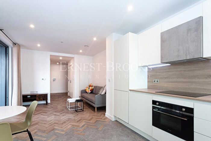 1 Bedroom Apartment To Rent In River Apartment, Gillender Street, London, E3