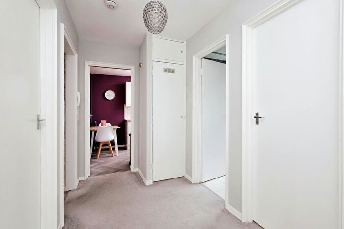 1 Bedroom Flat For Sale In Selwyn Road, Eastbourne, BN21