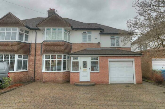 4 Bedroom Semi-Detached House To Rent In Woolton Hill Road, Woolton, L25