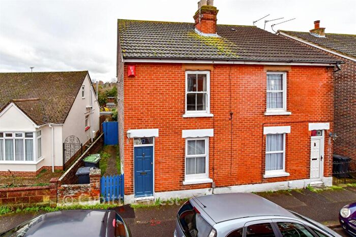 3 Bedroom Cottage For Sale In Bridge Road, Emsworth, Hampshire, PO10