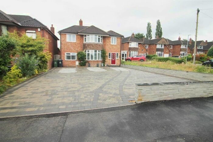 4 Bedroom Detached House To Rent In Somerset Road, Walsall, WS4