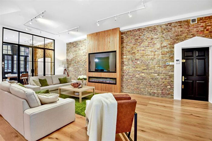 3 Bedroom Flat To Rent In Telfords Yard, London, E1W