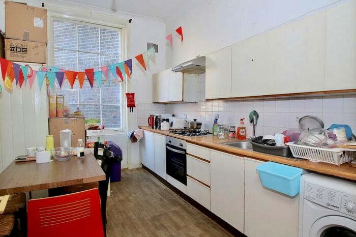4 Bedroom Flat To Rent In Caledonian Road, Kings Cross, N1