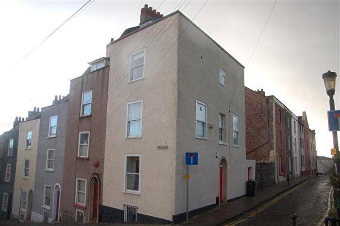 7 Bedroom End Of Terrace House To Rent In Queens Parade, Brandon Steep, BS1