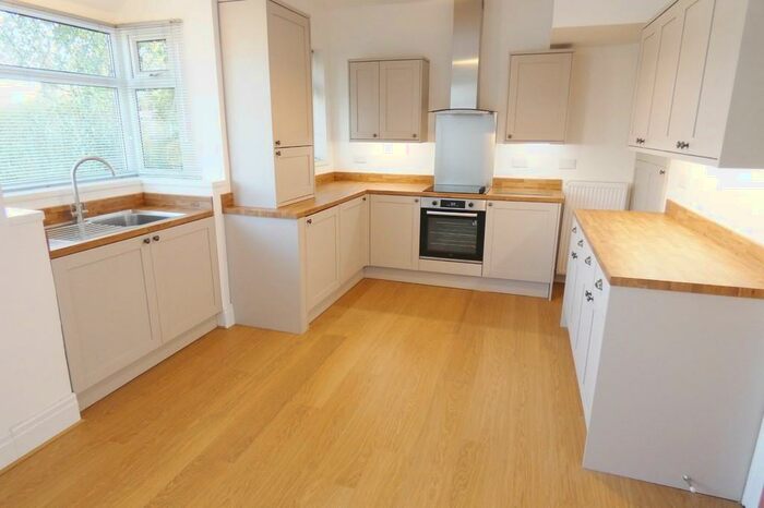 3 Bedroom Semi-Detached Bungalow To Rent In West Park Avenue, Ashton-on-ribble, Preston, PR2