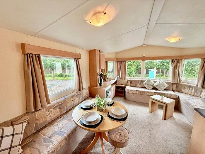 2 Bedroom Park Home For Sale In Breydon Water Holiday Park, NR31