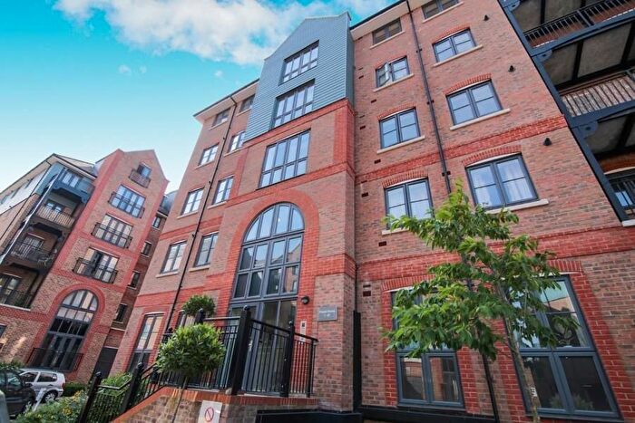 2 Bedroom Property To Rent In Piazza House, Tonbridge, TN9