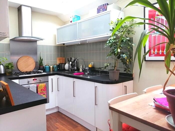 1 Bedroom Cottage To Rent In Northfield Avenue, Ealing, W13