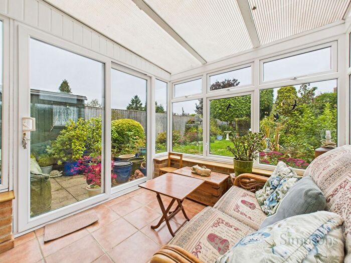 2 Bedroom End Of Terrace House For Sale In Wychwood Close, Witney, OX28