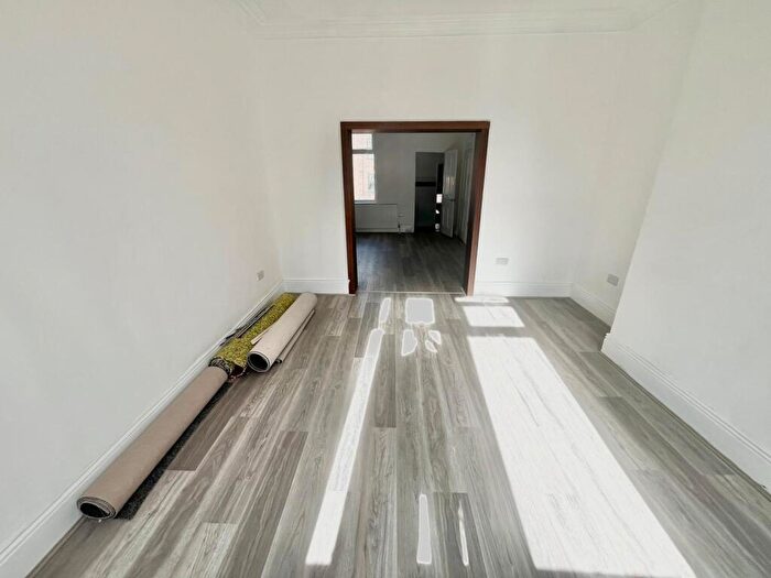 2 Bedroom Flat To Rent In Westbourne Avenue, NE8