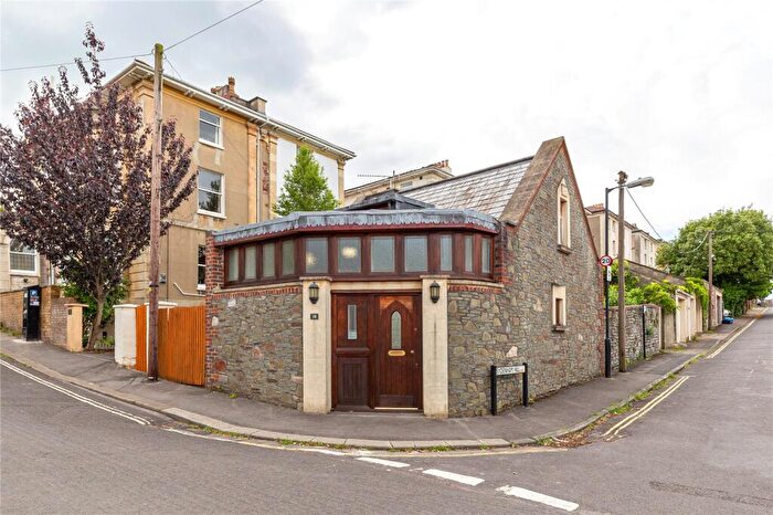2 Bedroom Detached House To Rent In Nugent Hill, Cotham, Bristol, BS6