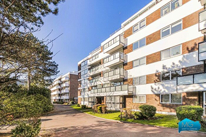 3 Bedroom Apartment To Rent In Barrydene, Oakleigh Road North, Whetstone, London, N20