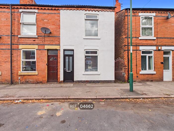 3 Bedroom Terraced House To Rent In Bradbury Street, Nottingham, NG2