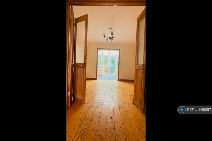 3 Bedroom Terraced House To Rent In Glendower Avenue, Coventry, CV5