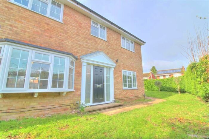4 Bedroom Detached House To Rent In Lowfield Green, Caversham Park Village, Reading, RG4