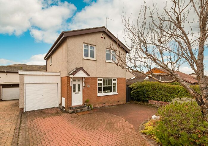 3 Bedroom Detached House For Sale In Tryst Park, Edinburgh, EH10