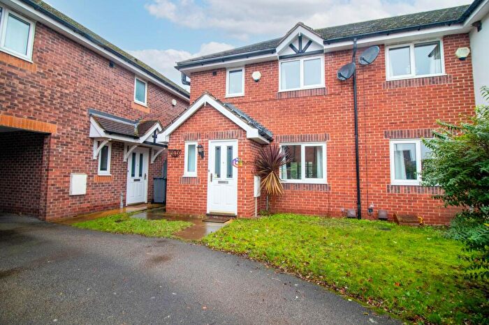 3 Bedroom Town House For Sale In Cygnet Close, Brampton Bierlow, S63
