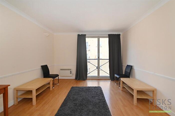 2 Bedroom Flat To Rent In Papermill Wharf, Narrow Street, E14
