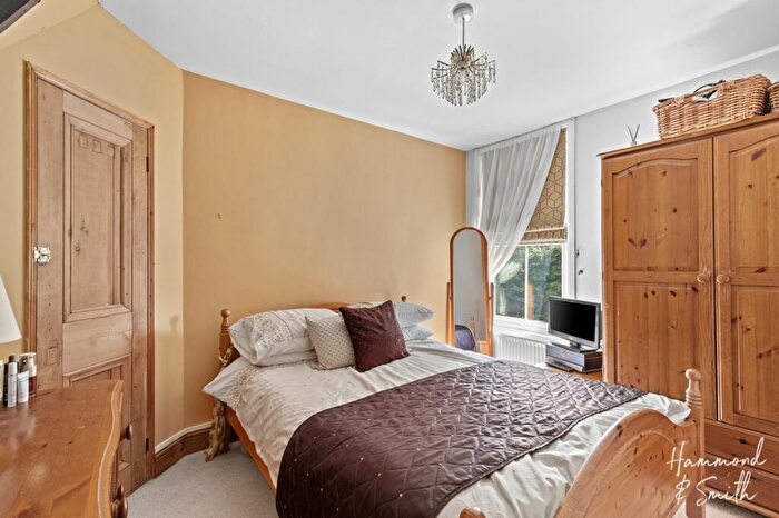 2 Bedroom Semi-Detached House For Sale In Upland Road, Thornwood, CM16