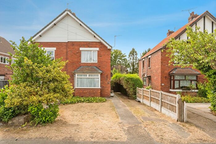 3 Bedroom Semi-Detached House For Sale In High Street, Dunsville, Doncaster, South Yorkshire, DN7