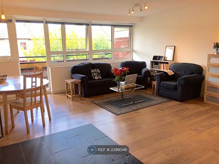 2 Bedroom Flat To Rent In Bullen Street, London, SW12
