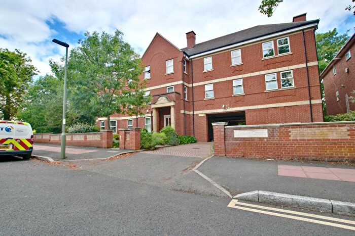 2 Bedroom Apartment To Rent In Oaklands Road, Bromley, BR1