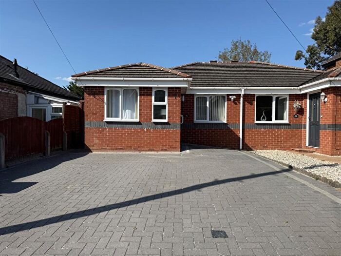 2 Bedroom Semi-Detached Bungalow For Sale In Linden Avenue, Halesowen, West Midlands, B62