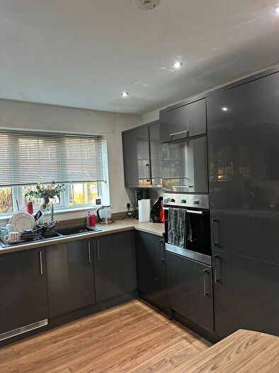 3 Bedroom Town House To Rent In Bawtry Road, Rotherham, South Yorkshire, S60