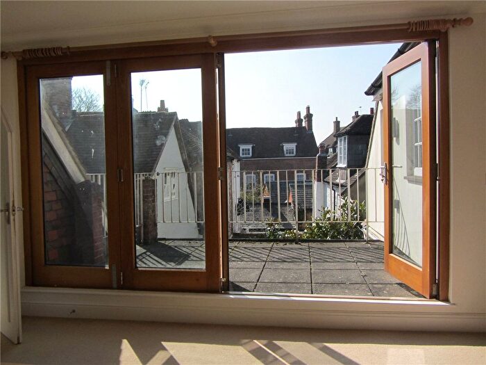3 Bedroom Flat To Rent In Little Minster Street, Winchester, SO23