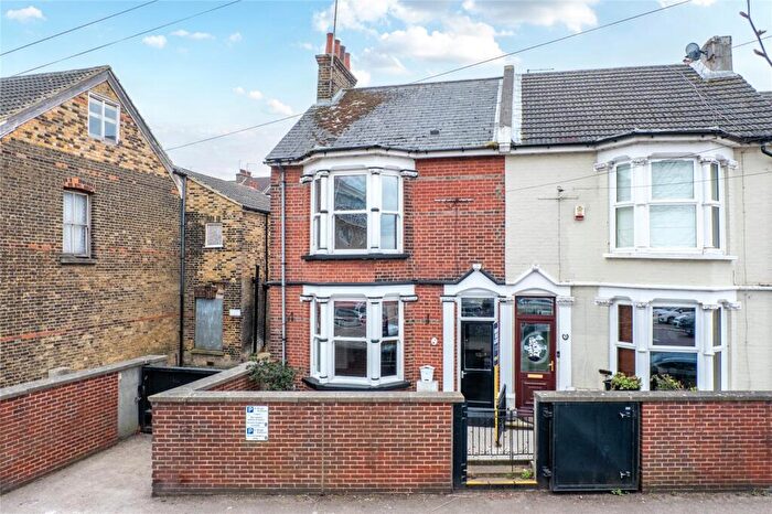 3 Bedroom End Of Terrace House For Sale In Royal Pier Road, Gravesend, Kent, DA12