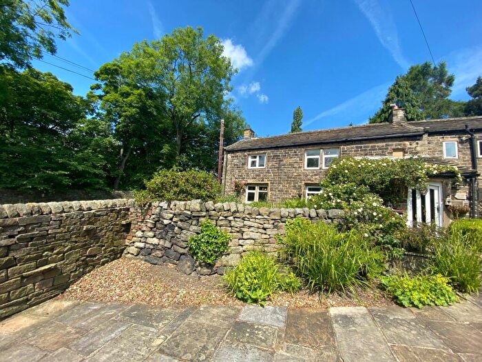 3 Bedroom House To Rent In Lady Lane, Bingley, West Yorkshire, BD16