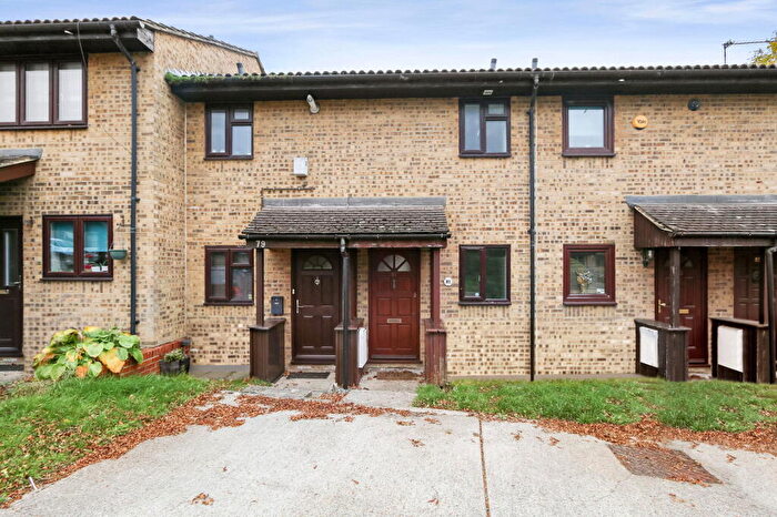 1 Bedroom Terraced House For Sale In Sandpiper Way, Orpington, BR5