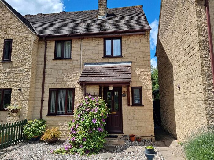 3 Bedroom Semi-Detached House To Rent In Millpond End, North Woodchester, Stroud, GL5