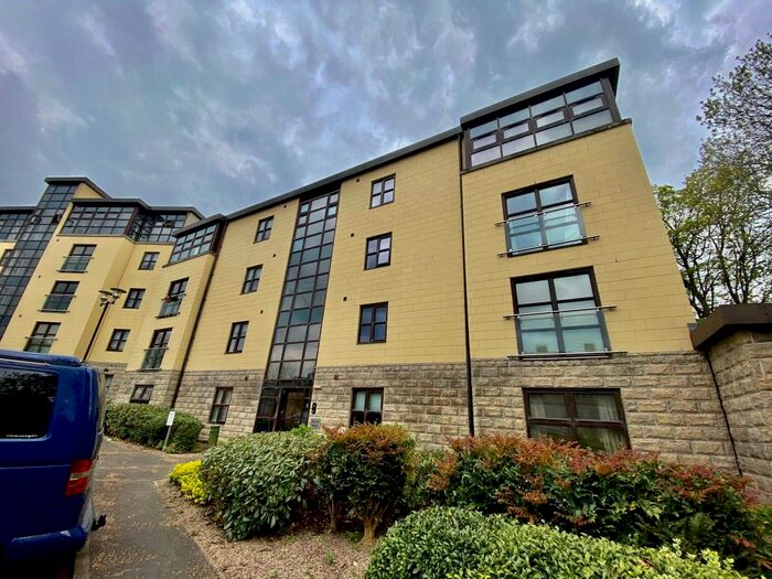 2 Bedroom Apartment To Rent In Queens Mews, Park Grange Road, Sheffield, Nr City Centre, S2