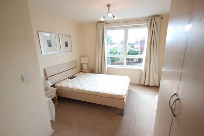 2 Bedroom Apartment To Rent In Woking, Surrey, GU22