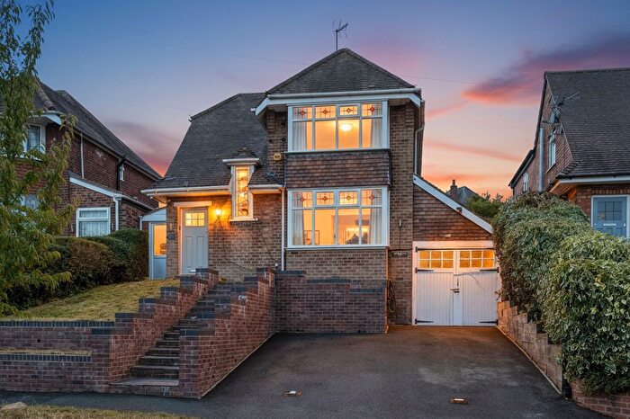 3 Bedroom Detached House For Sale In Reservoir Road, Cofton Hackett, B45