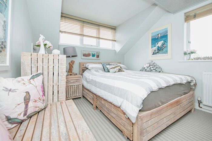 3 Bedroom Bungalow For Sale In Wick Lane, Harwich, CO12