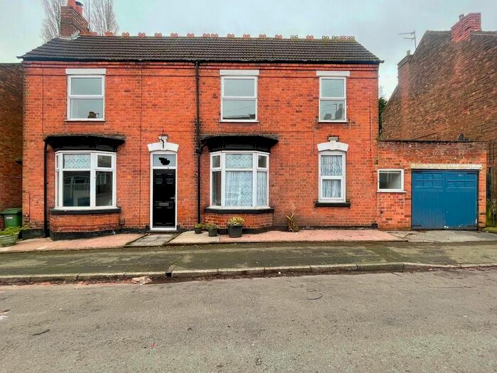 2 Bedroom Detached House To Rent In Poplar Street, Wolverhampton, WV2