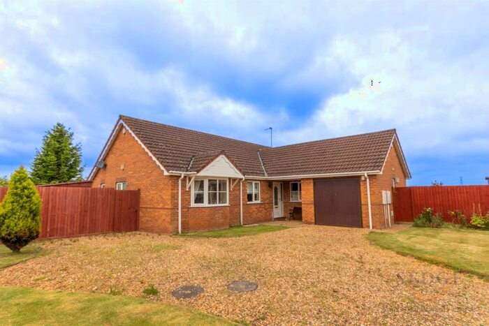 3 Bedroom Detached Bungalow For Sale In Wheatfields, Whaplode, PE12