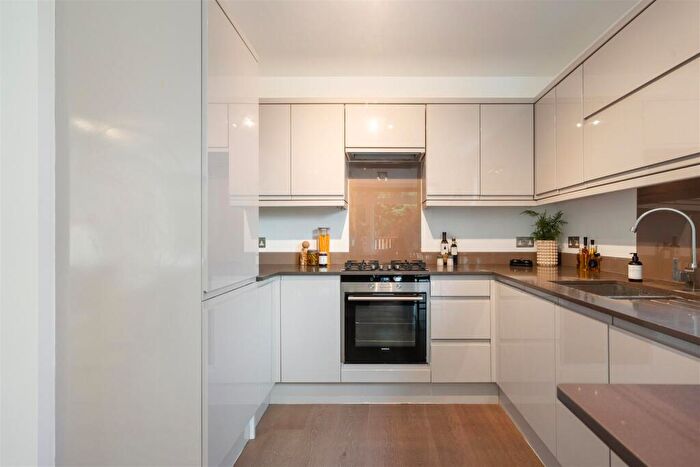 3 Bedroom Apartment For Sale In Lyndhurst Terrace, Hampstead, London, NW3
