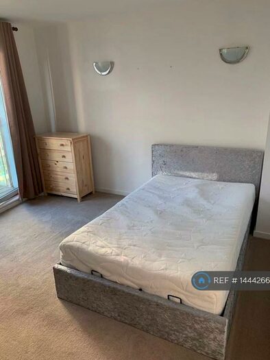 Studio To Rent In Michigan Building, London, E14