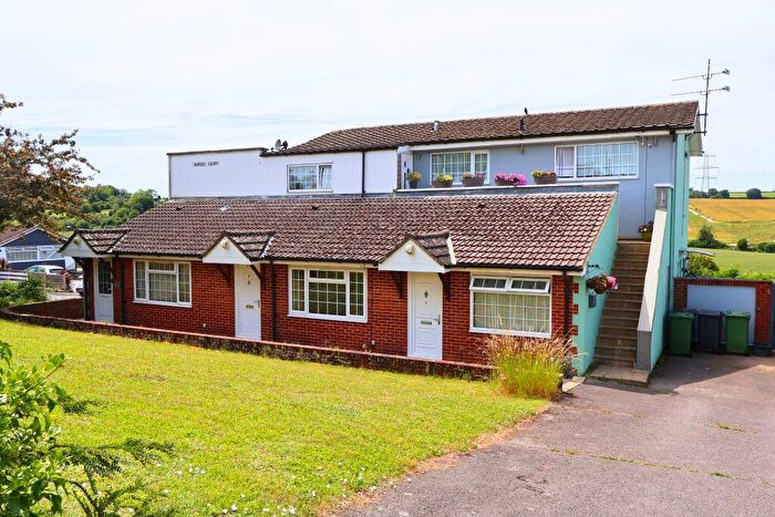 2 Bedroom Flat For Sale In Viking Way, Horndean, PO8
