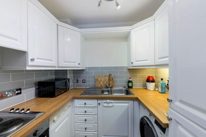 1 Bedroom Flat To Rent In Octavia House, Medway Street, Westminster, London, SW1P